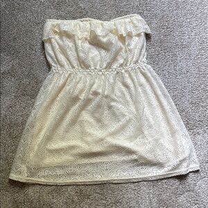 Elegant Lace Strapless Dress